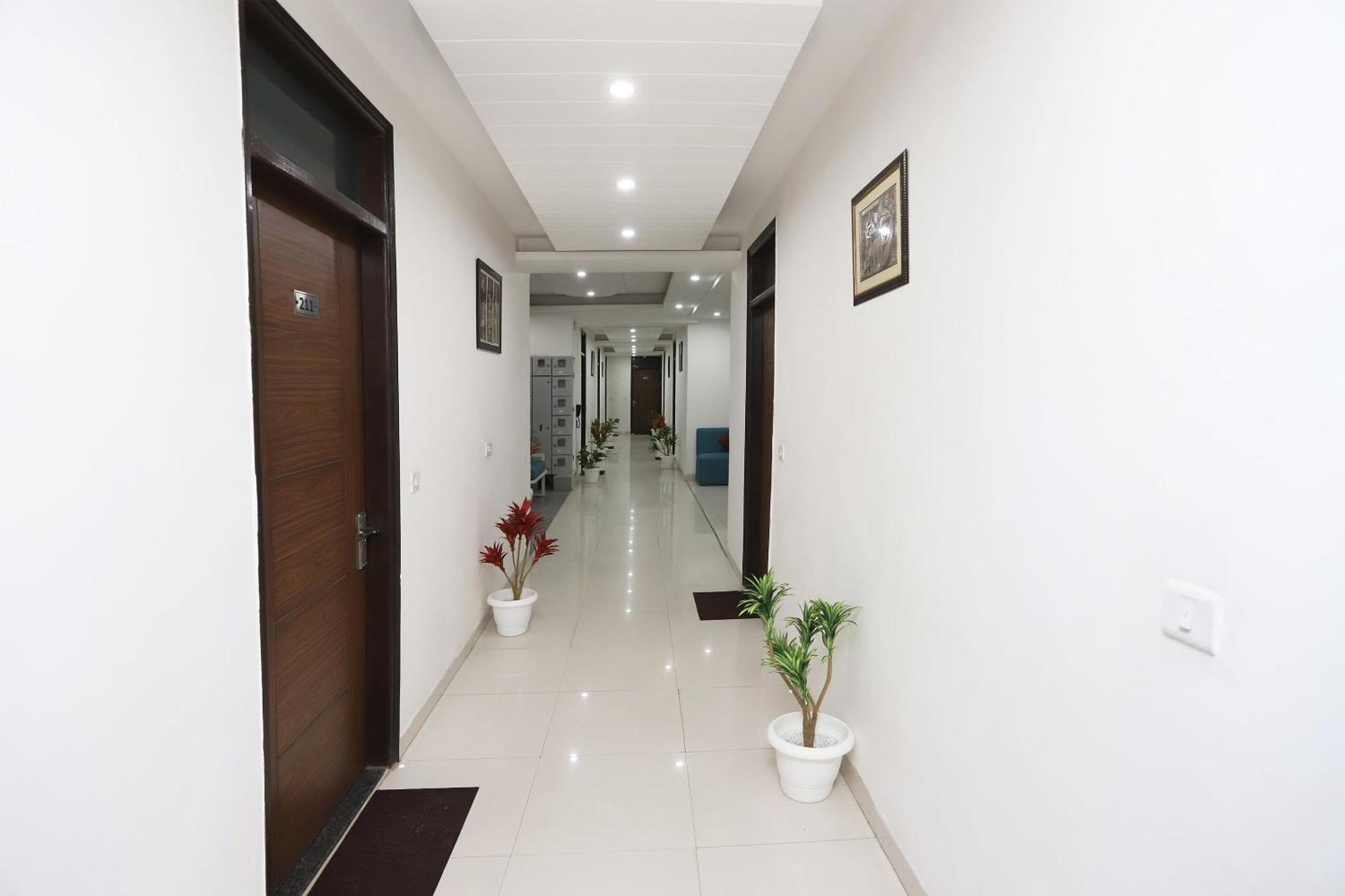 Super Capital O Levanti Near Aravali Biodiversity Park غورغاون المظهر الخارجي الصورة